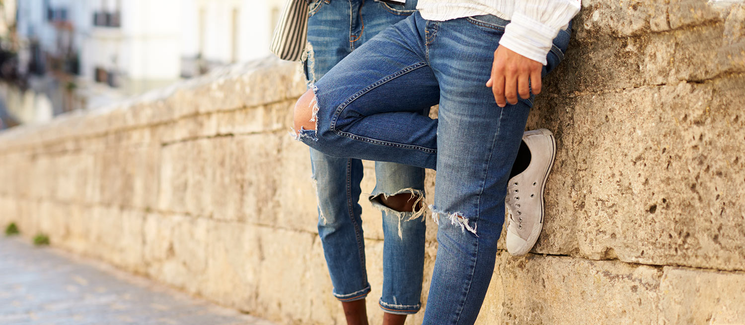 How To Style Ripped Jeans: Best Street Style Looks 2020